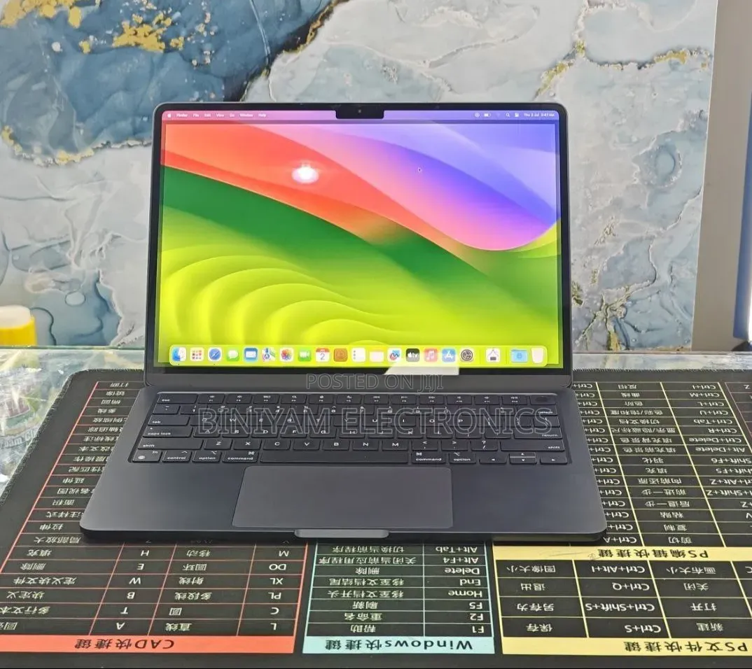 New Laptop Apple MacBook Air 2022 M2 8GB Apple M2 SSD 512GB