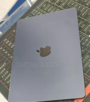 New Laptop Apple MacBook Air 2022 M2 8GB Apple M2 SSD 512GB