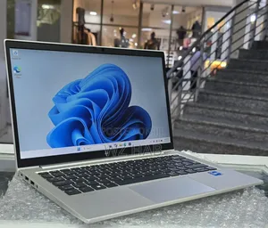 New Laptop HP EliteBook 830 G8 16GB Intel Core i5 SSD 512GB