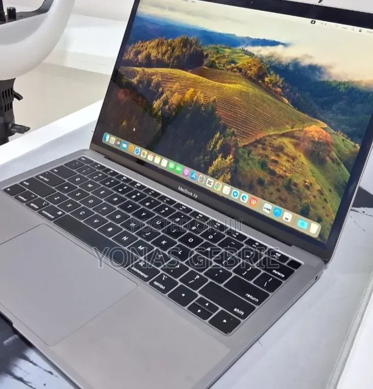 New Laptop Apple MacBook 8GB Intel Core i5 SSD 128GB
