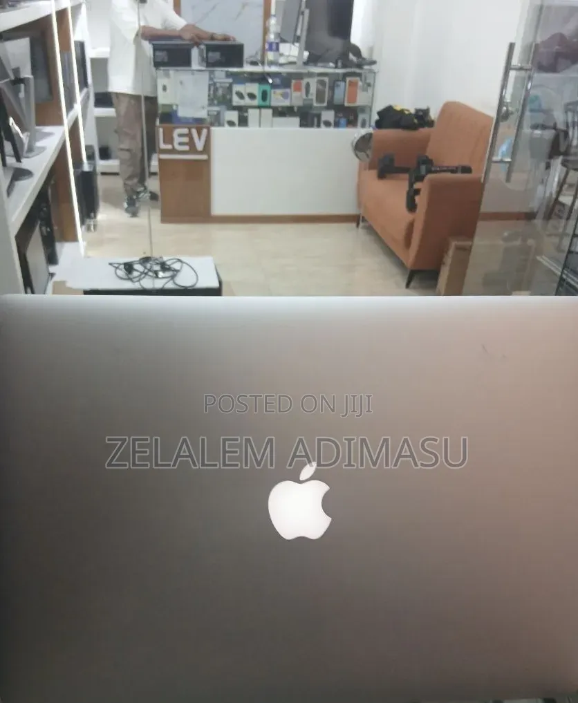 New Laptop Apple MacBook Pro 2015 16GB Intel Core i7 SSD 512GB