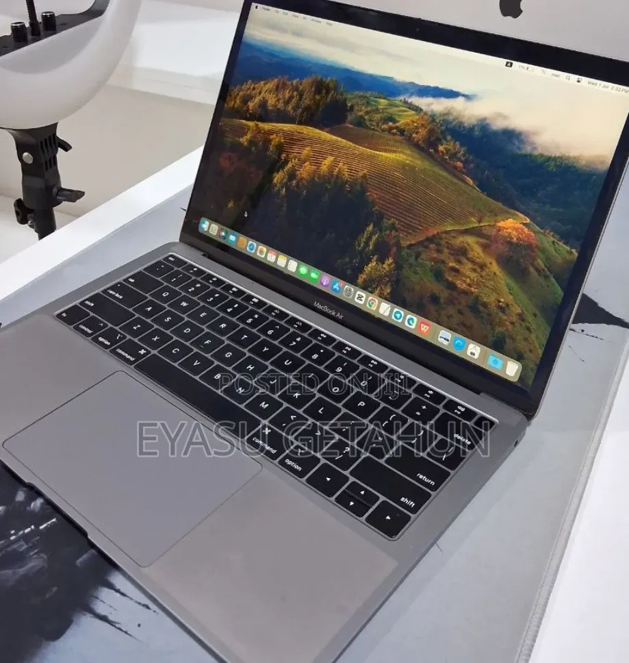 New Laptop Apple MacBook Air 2019 8GB Intel Core i5 SSD 128GB