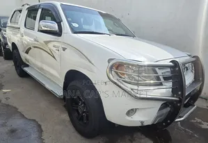 Toyota Hilux 2008 Gray