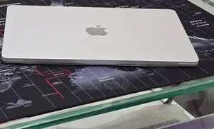 New Laptop Apple MacBook Air 2024 M3 16GB Intel Core i7 SSD 256GB