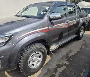 Toyota Hilux 2014 Black