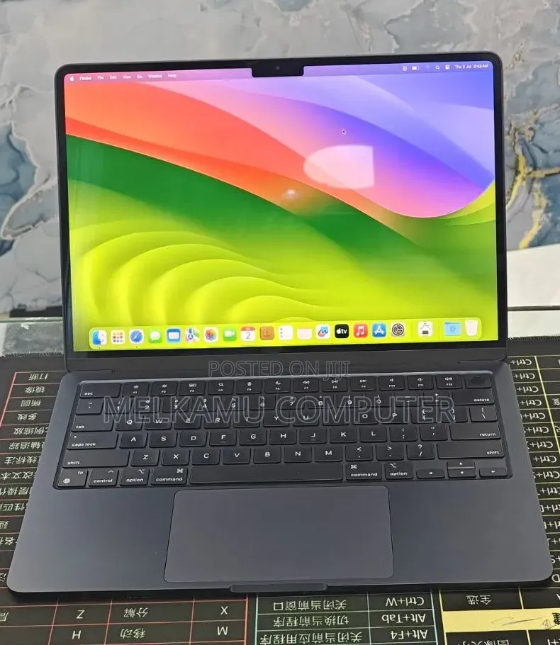 New Laptop Apple MacBook Air 2022 M2 8GB Apple M2 SSD 512GB