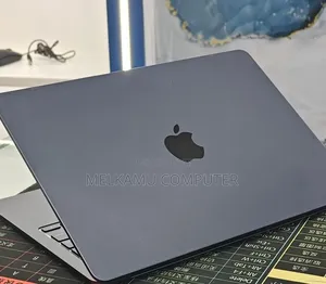 New Laptop Apple MacBook Air 2022 M2 8GB Apple M2 SSD 512GB