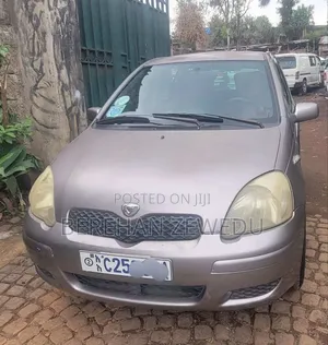 Toyota Vitz 2004 Gray