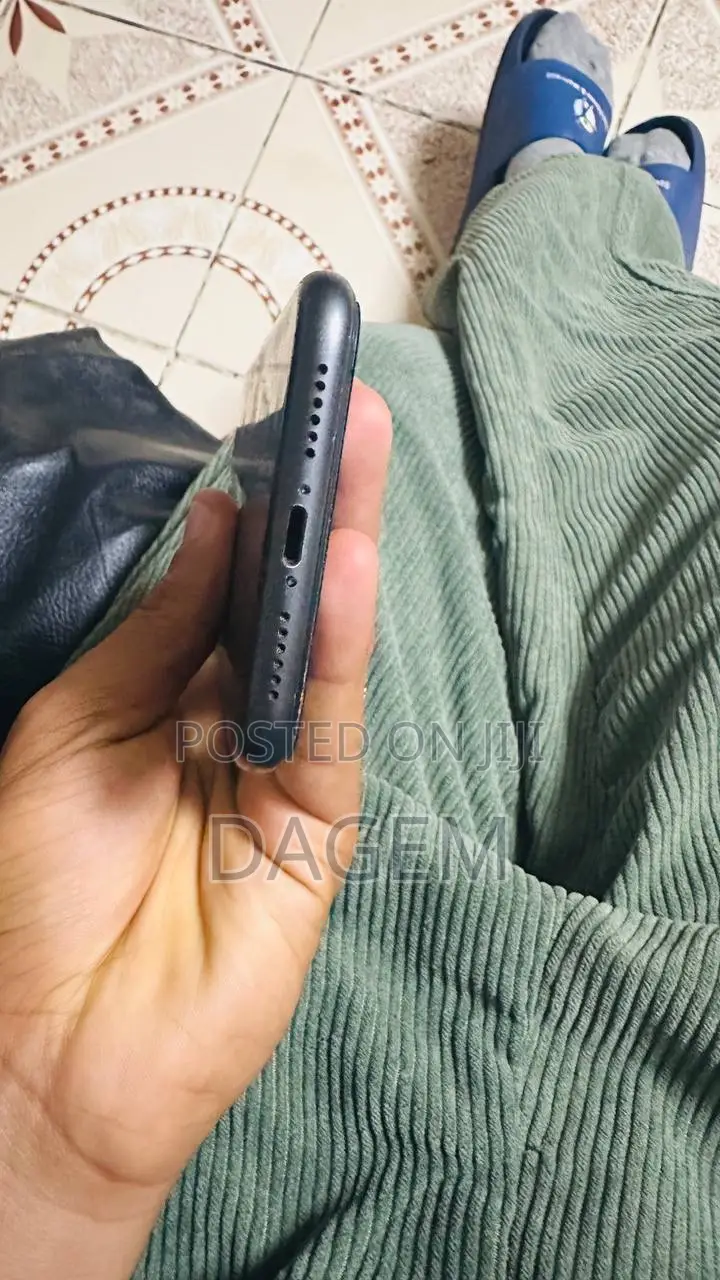 Apple iPhone 11 64 GB Black