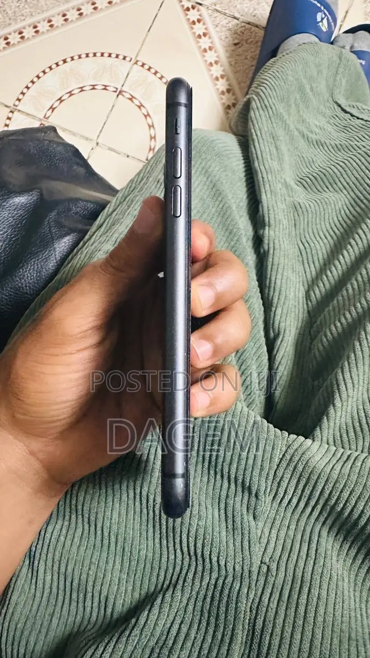 Apple iPhone 11 64 GB Black