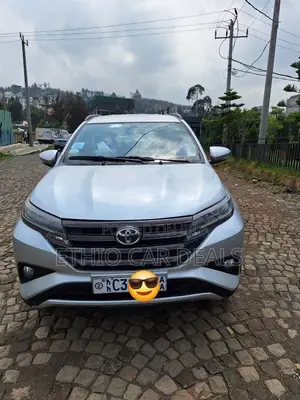 Toyota Rush 2023 Silver
