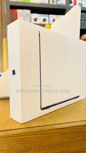 New Laptop Apple MacBook Air 16GB Apple M4 SSD 512GB