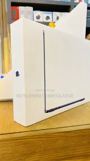 New Laptop Apple MacBook Air 16GB Apple M4 SSD 512GB