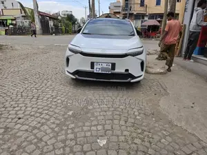 Toyota bZ4X 2024 White