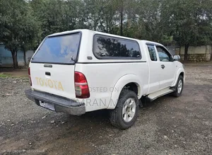 Toyota Hilux 2013 White