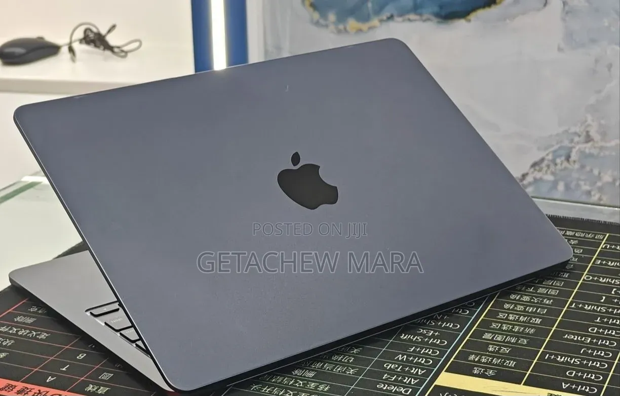 New Laptop Apple MacBook Air 2023 M2 8GB Intel SSD 512GB