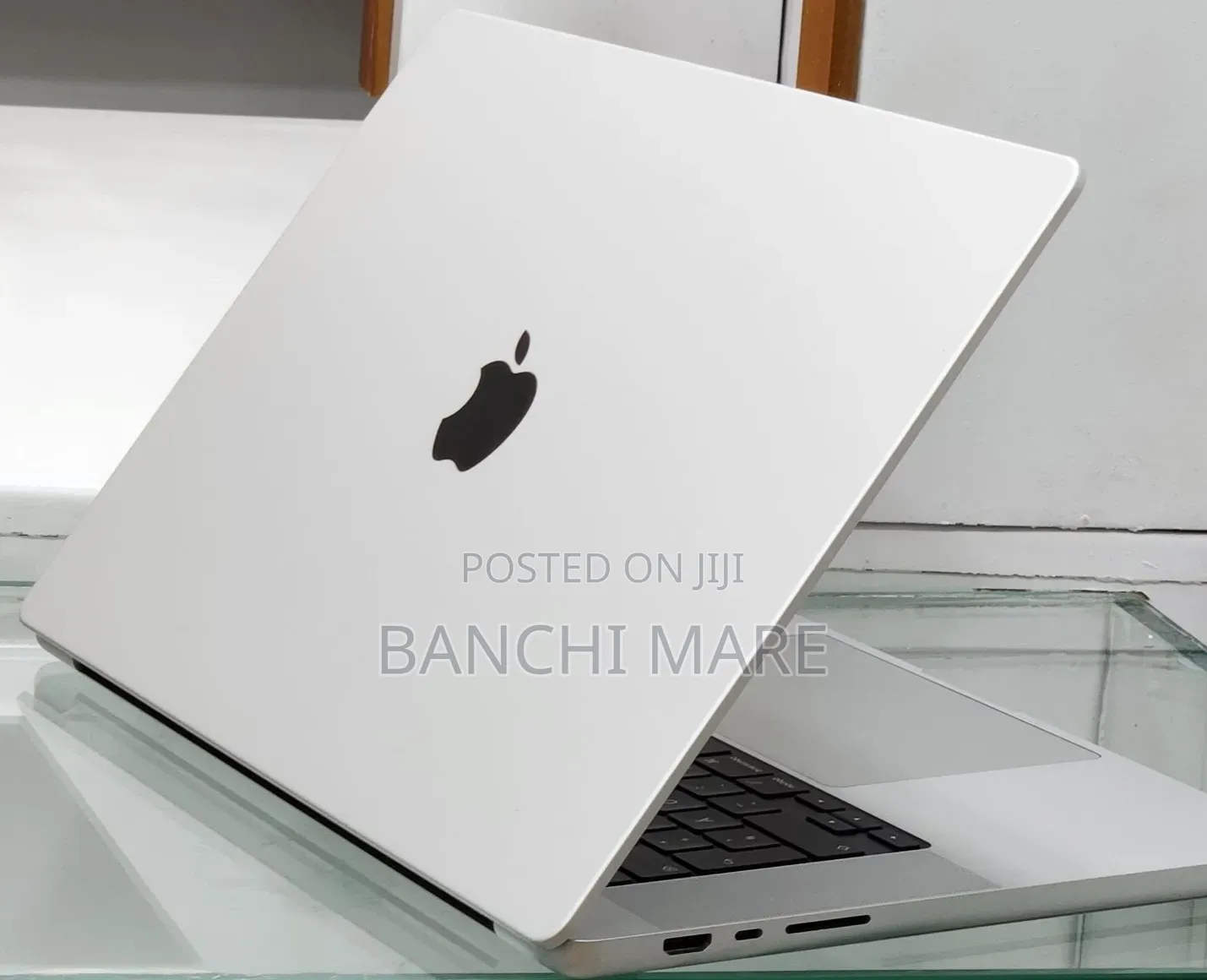 New Laptop Apple MacBook Pro 2021 M1 16GB Apple M1 Pro SSD 512GB