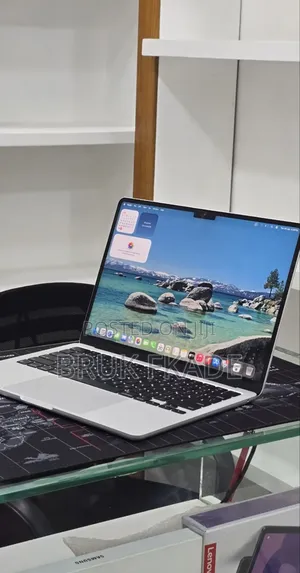 New Laptop Apple MacBook Air 2024 M3 16GB Apple M3 SSD 512GB
