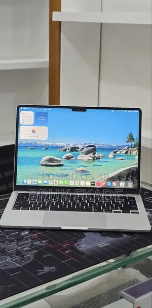 New Laptop Apple MacBook Air 2024 M3 16GB Apple M3 SSD 512GB