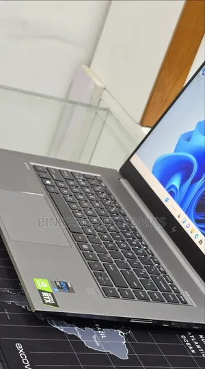 New Laptop HP ZBook 15 32GB Intel Core i7 SSD 512GB