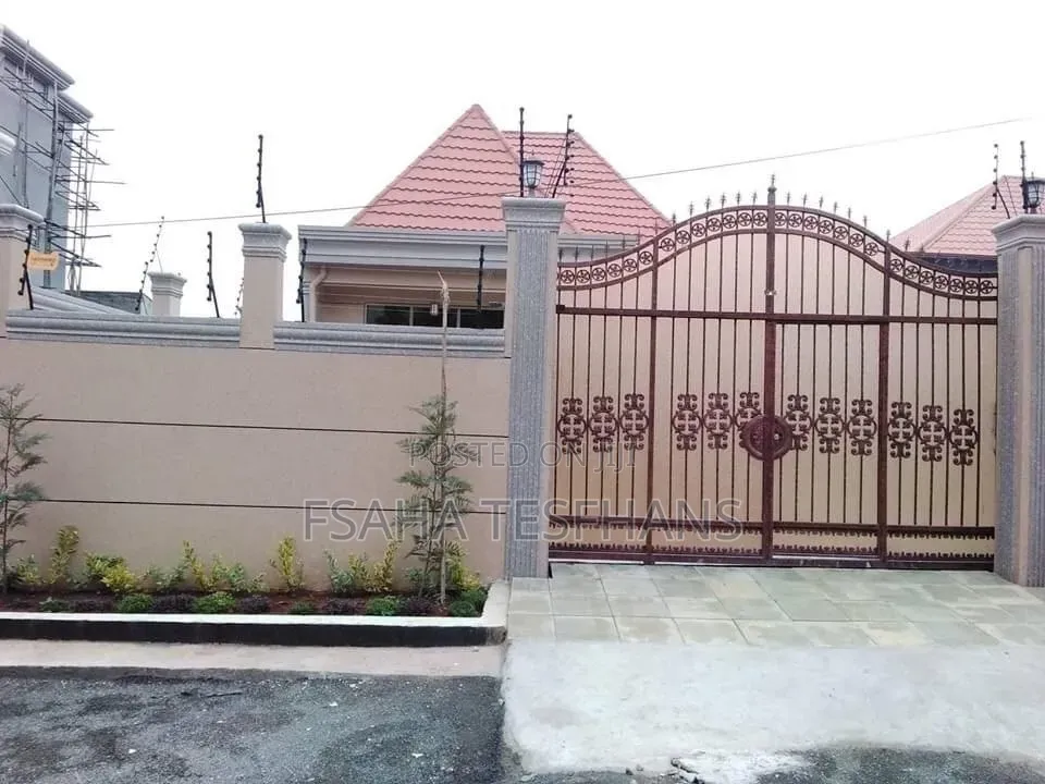 Furnished 5bdrm Villa in House, Bole for sale