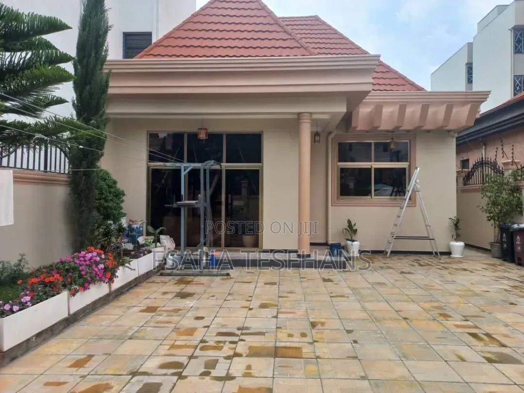 Furnished 5bdrm Villa in House, Bole for sale
