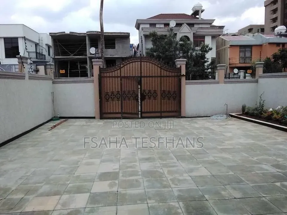 Furnished 5bdrm Villa in House, Bole for sale