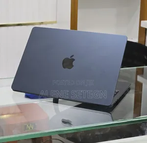 New Laptop Apple MacBook Air 2022 M2 16GB Apple M2 SSD 512GB