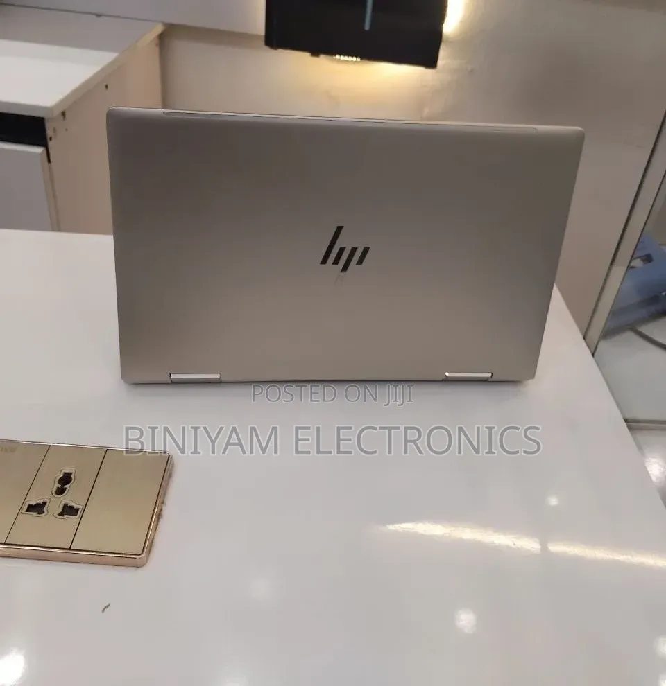 New Laptop HP Envy x360 8GB Intel Core i7 SSD 512GB