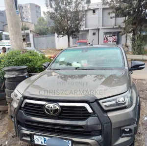 Toyota Hilux 2021 Gray