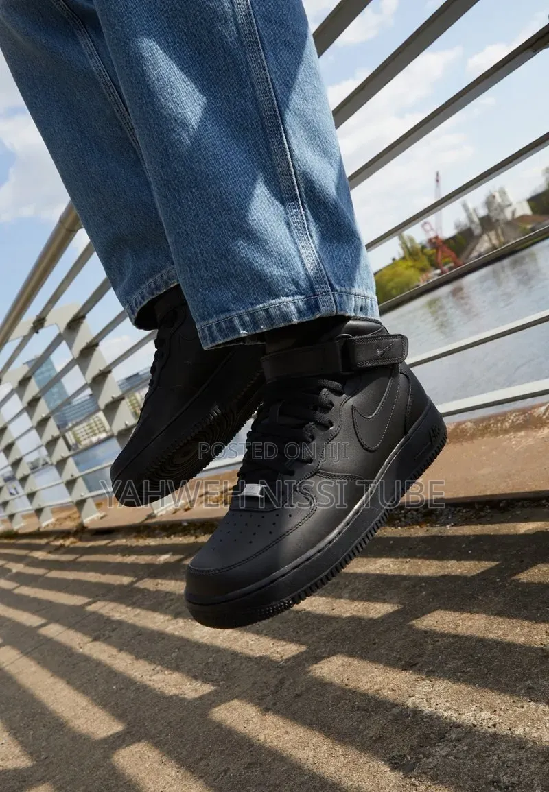 Nike Air Force 1 Mid '07 Triple Black