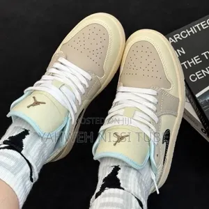 Nike Air Jordan 1 Low Se "Sanddrift"
