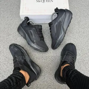 Nike Acg Pegasus Trail-Running Sleek, All-Black "Anthracite"