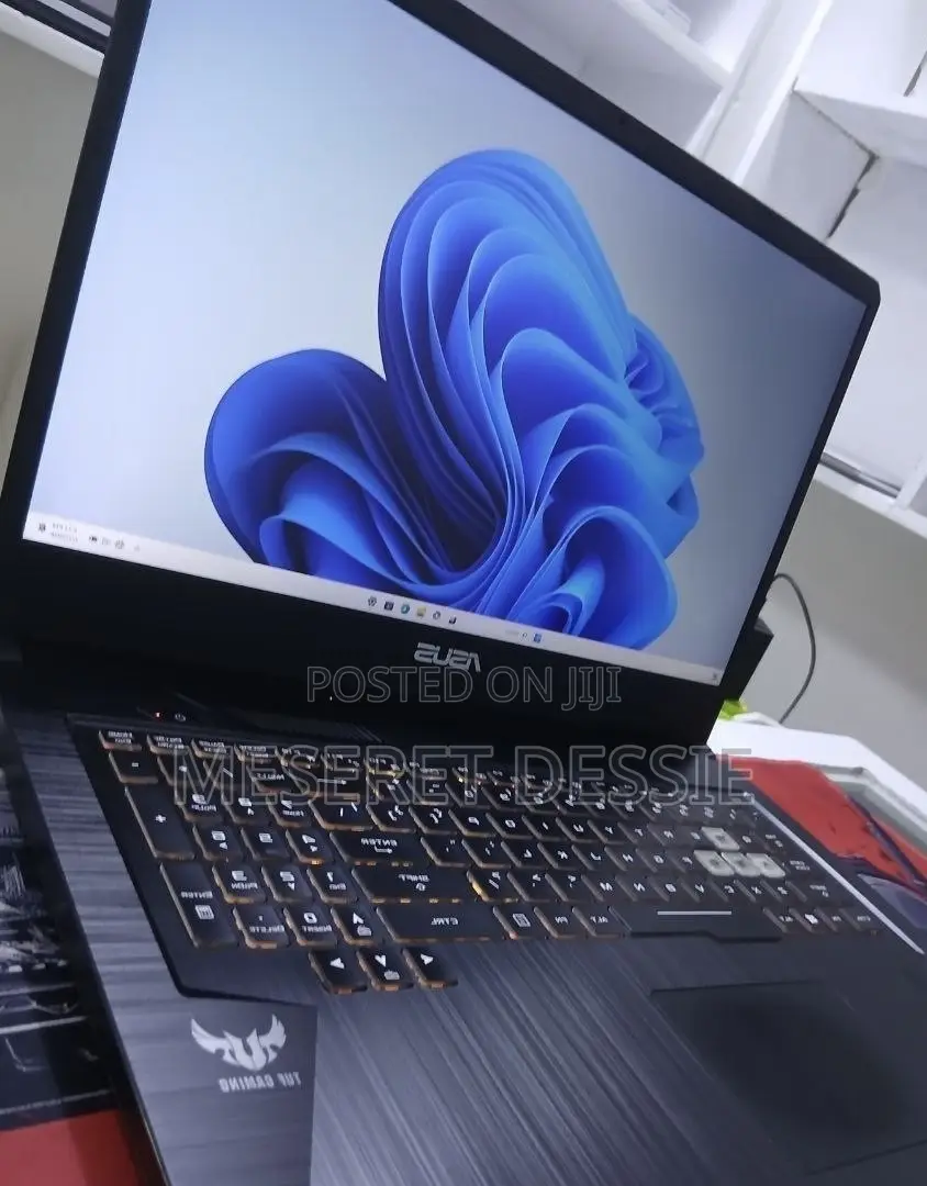 New Laptop Asus 8GB Intel Core i7 SSD 512GB