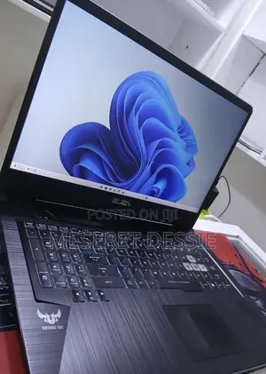 New Laptop Asus 8GB Intel Core i7 SSD 512GB