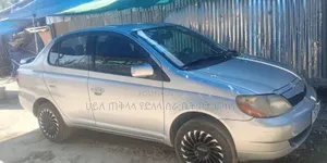 Toyota Platz 2002 Silver
