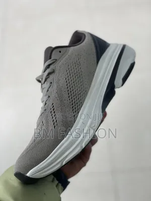 Skechers Max Cushion: Work Friendly