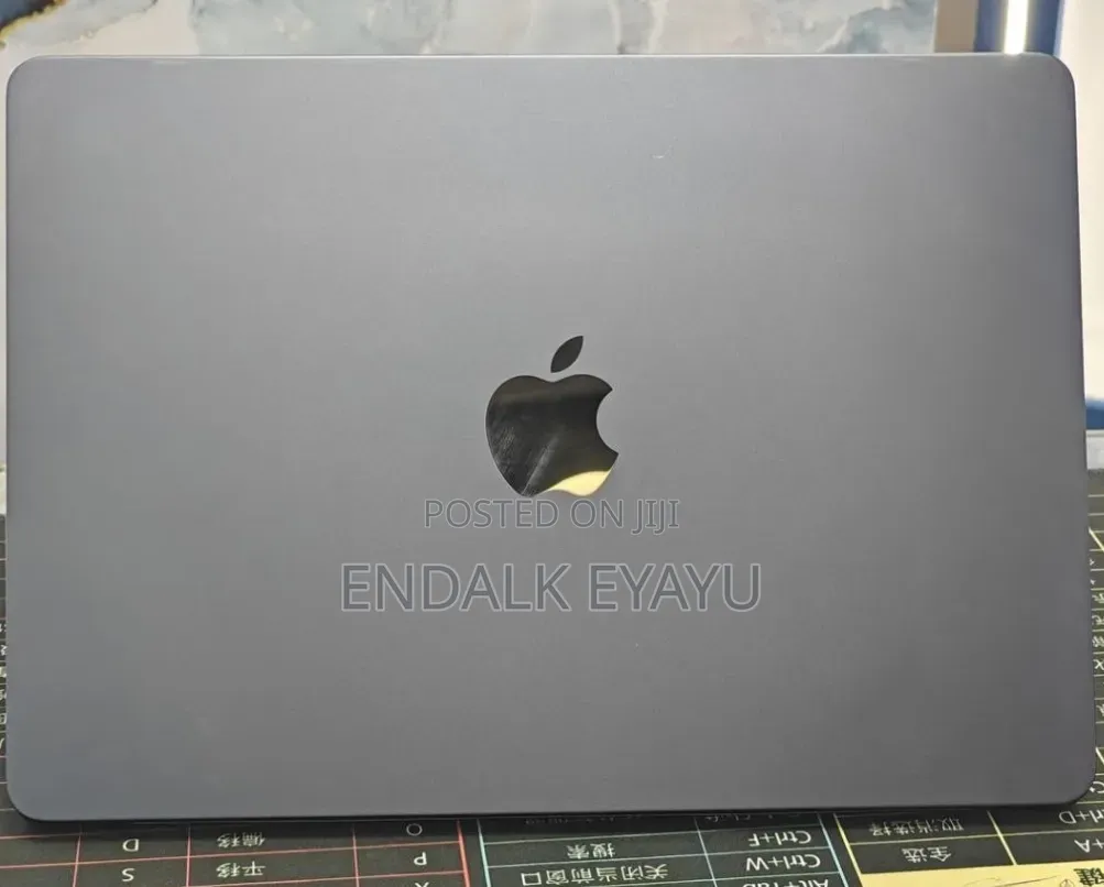 New Laptop Apple MacBook Air 2022 M2 8GB Apple M2 SSD 512GB