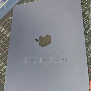 New Laptop Apple MacBook Air 2022 M2 8GB Apple M2 SSD 512GB