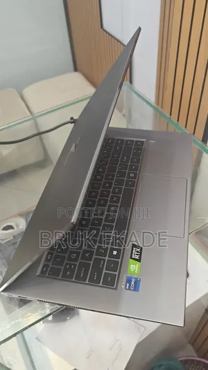 New Laptop HP ZBook 15 32GB Intel Core i7 SSD 512GB