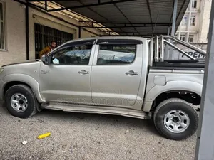 Toyota Hilux 2.5 D-4D 4X4 SRX 2010