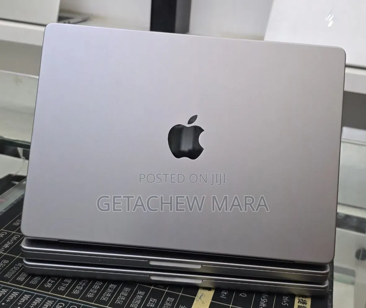 New Laptop Apple MacBook Pro 2021 M1 32GB Apple M1 Pro SSD 512GB