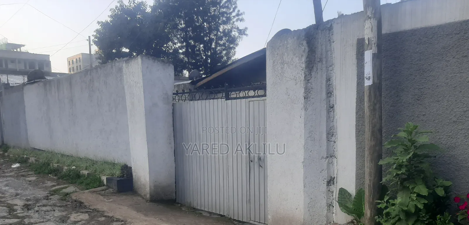 3bdrm House in የድሮ ቪላ ቤት, Bole for sale