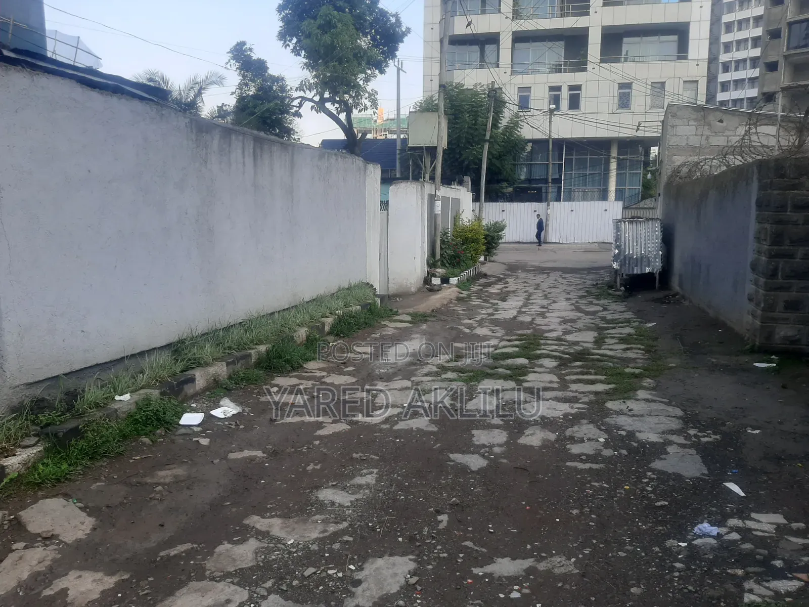 3bdrm House in የድሮ ቪላ ቤት, Bole for sale
