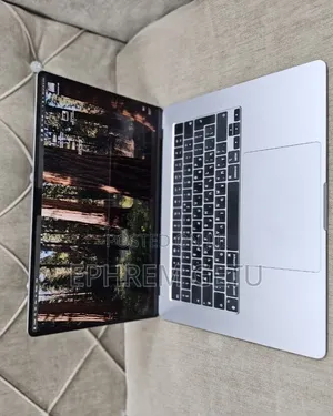 New Laptop Apple MacBook Air 2024 M3 8GB Apple M3 SSD 512GB