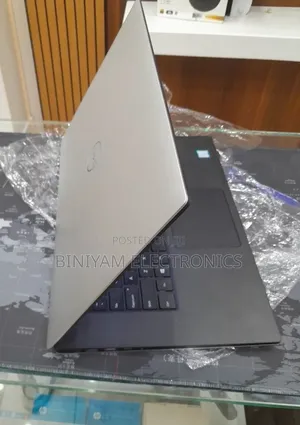 New Laptop Dell XPS 15 16GB Intel Core i7 SSD 512GB