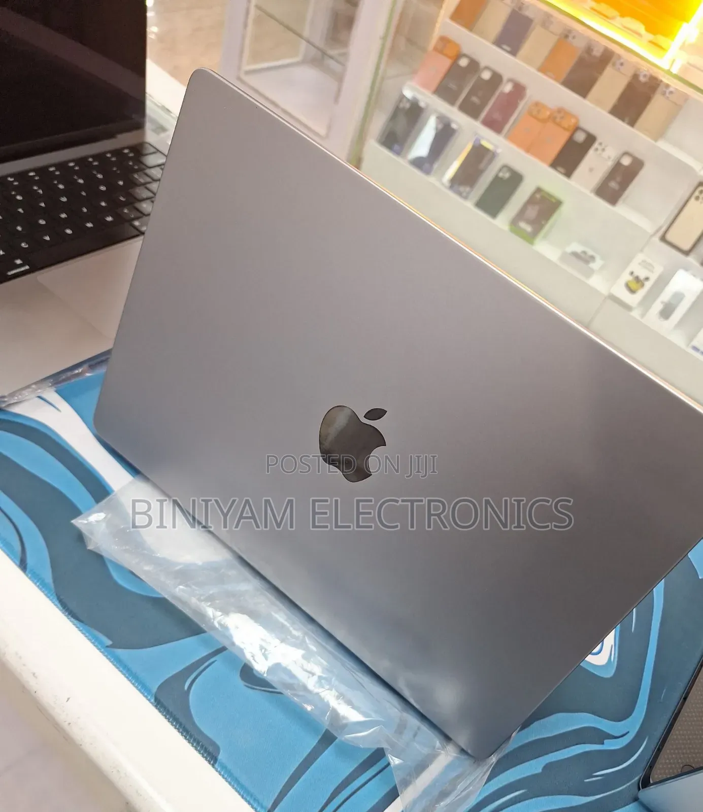 New Laptop Apple MacBook Pro 2021 M1 16GB Apple M1 Pro SSD 512GB