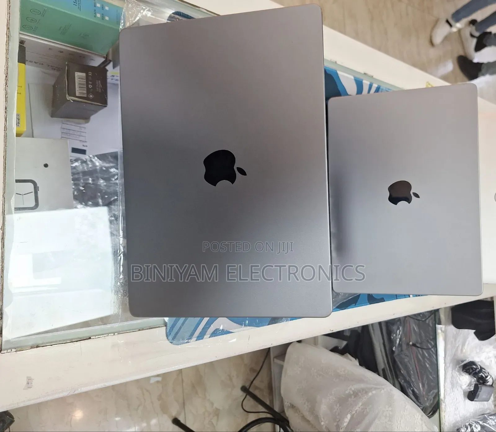 New Laptop Apple MacBook Pro 2021 M1 16GB Apple M1 Pro SSD 512GB