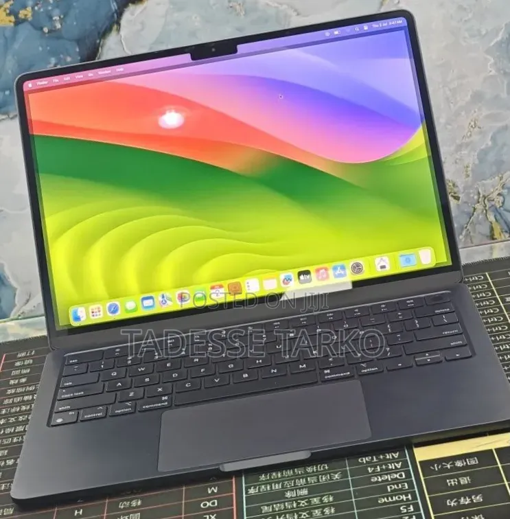 New Laptop Apple MacBook Air 2022 M2 8GB Apple M2 SSD 512GB