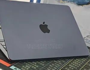New Laptop Apple MacBook Air 2022 M2 8GB Apple M2 SSD 512GB